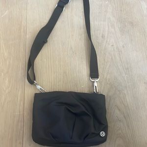 Lululemon crossbody bag in black with zippers